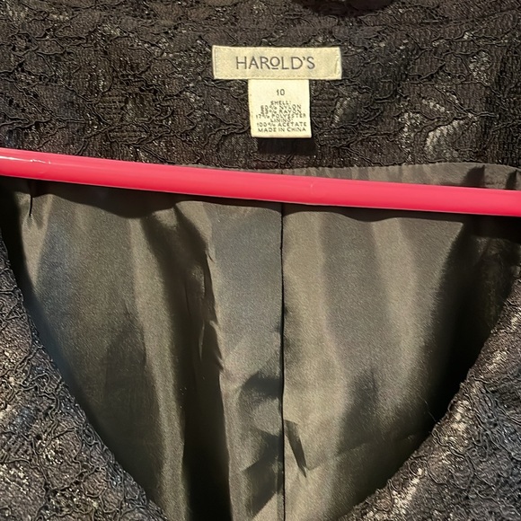 Harold's black lace coat - Picture 2 of 6